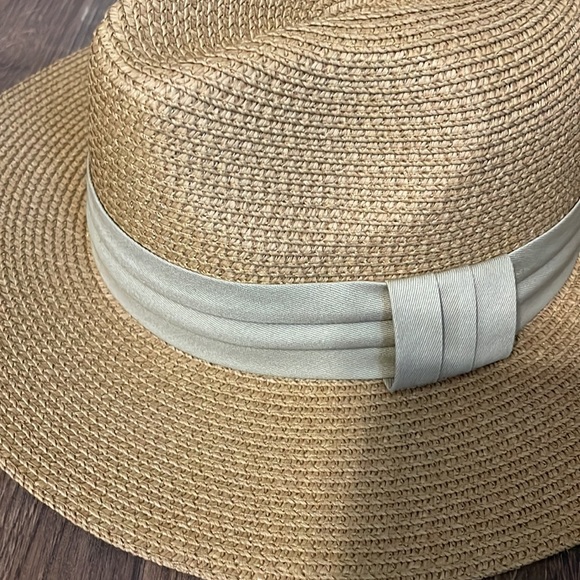 Beach hat - Picture 4 of 4